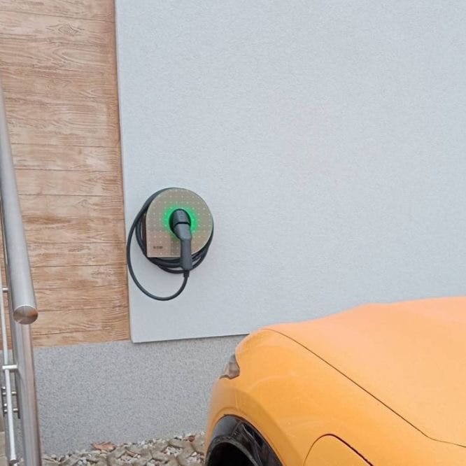 Wallbox e_car WALL single kabel SMART (2).jpg