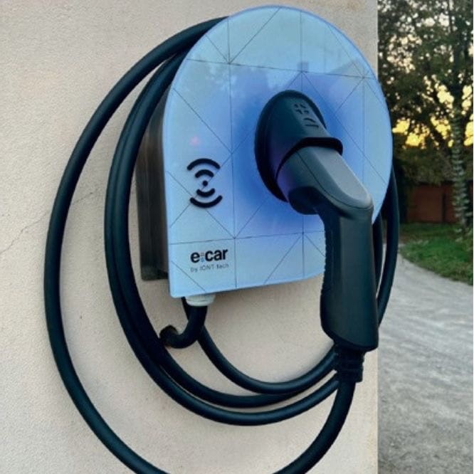 Wallbox e_car WALL single kabel SMART (4).jpg